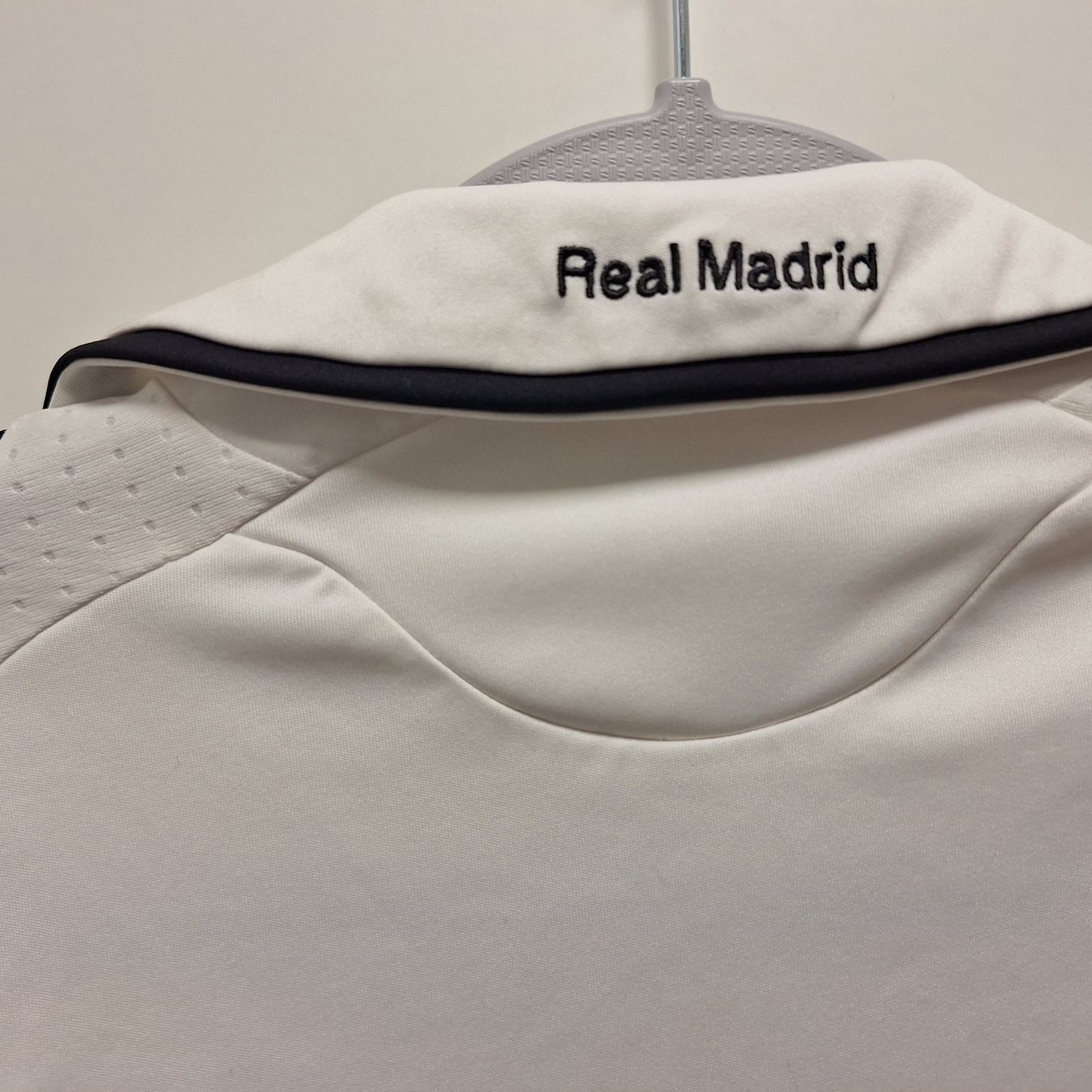 Adidas Canottiere & Pantaloni: Adidas Real Madrid Madrid sponsor Bwin – Usato da Bellinzona venduto da LA-ropa-de-Juan 4