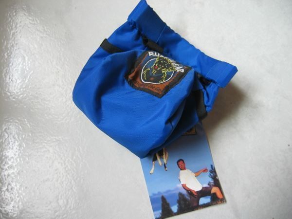 Guinzagli & Collari: Goody Bag blau Ruffwaer – Nuovo e nell'imballaggio originale da Schübelbach venduto da Bemafaja