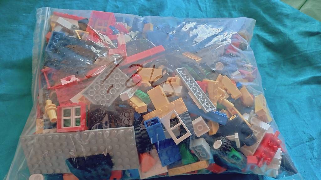 Lego Kit di costruzioni: Lego Classic-Basic-Figuren Kiloware gemischt 1,2kg – Usato da Schwarzenbach(Huttwil) venduto da Padielito 4