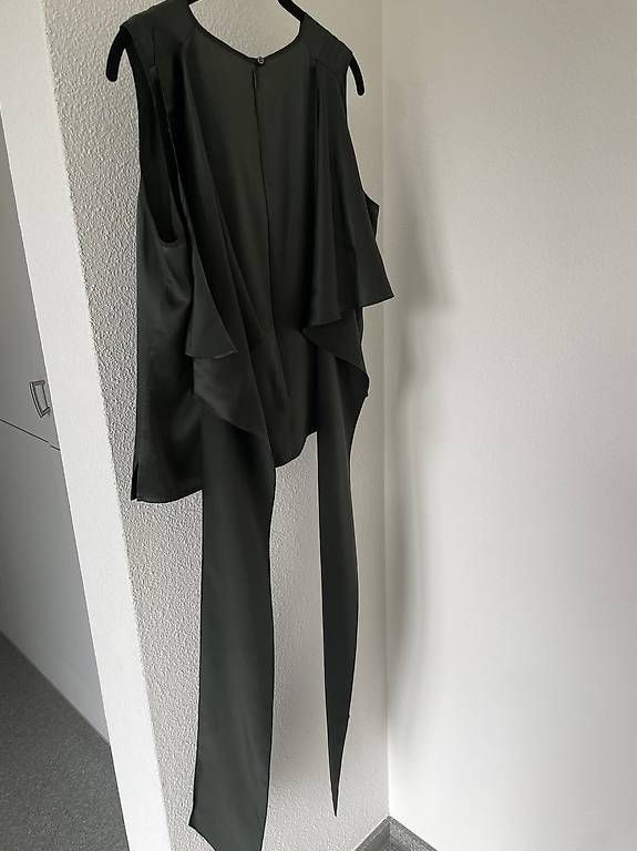 Tops: Morgan Le Fay, Seidentop Gr L – Neu (gemäss Beschreibung) aus Kilchberg ZH von familiy 2