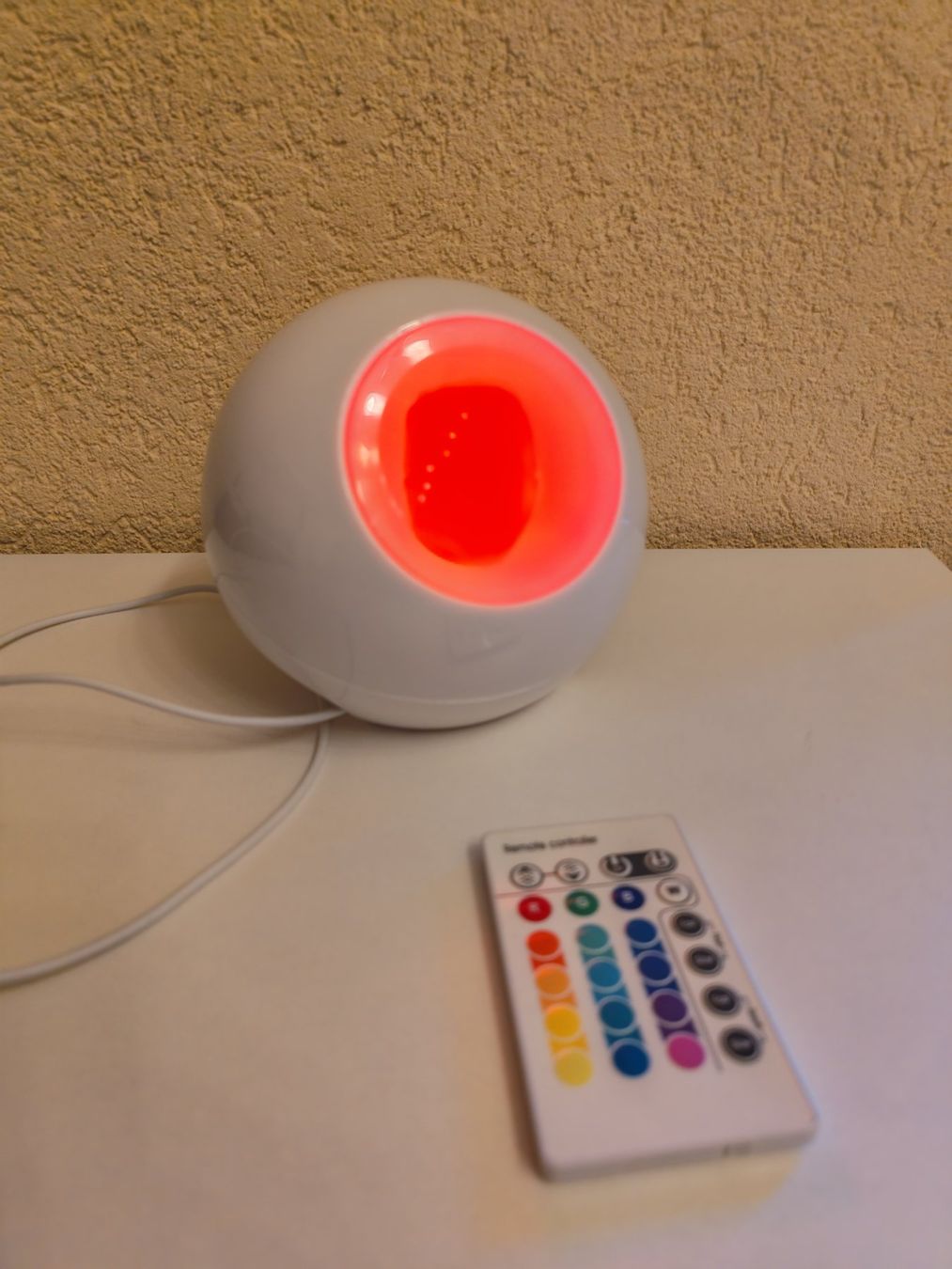 Lampade: Runde RGB Tischleuchte – Usato da Liestal venduto da Kratzilla 1