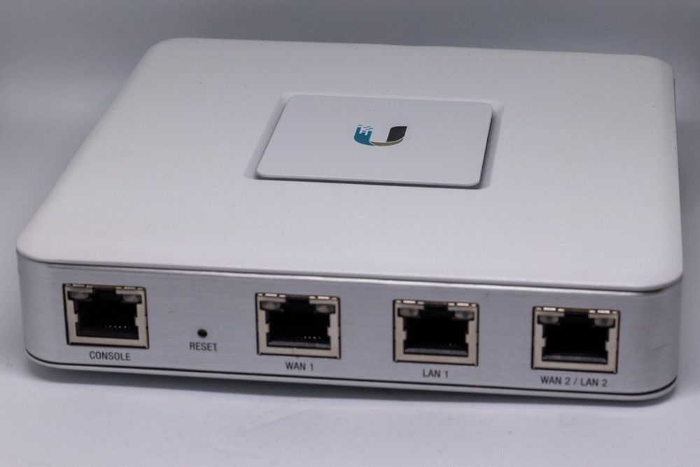 Ubiquiti Unifi Security Gateway USG + Cloud Key Gen 1 (Gebraucht) in ...