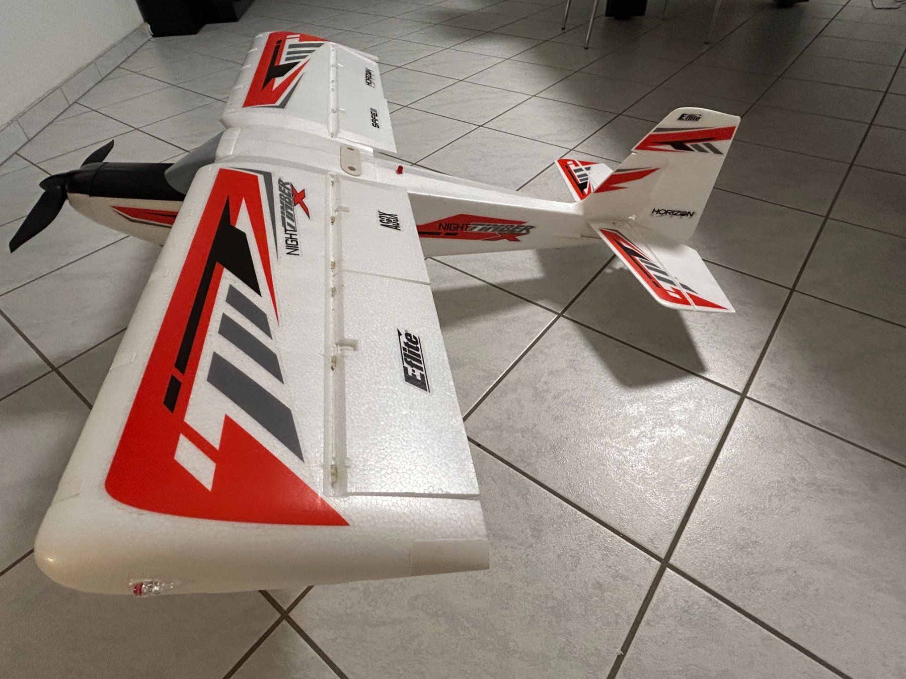 E-Flite Modellismo RC: E-Flite Night Timber X 1.2 m BNF Basic w/AS3X & SAFE  ARF – Nuovo (secondo la descrizione) da Gipf-Oberfrick venduto da BrunoM61 5