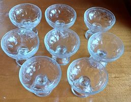 8 Dessertgläser / Eisgläser mit Fruchtdekor, Vintage robust