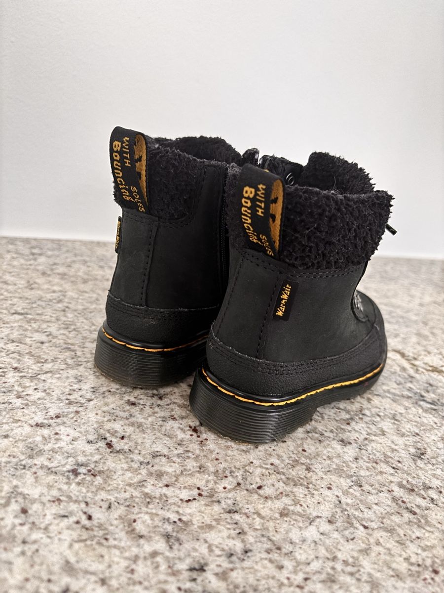 Dr. Martens Chaussures garçon: Dr. Martens 1460 Winterstiefel – Neuf (Voir description) à Aesch BL par Kliana 1