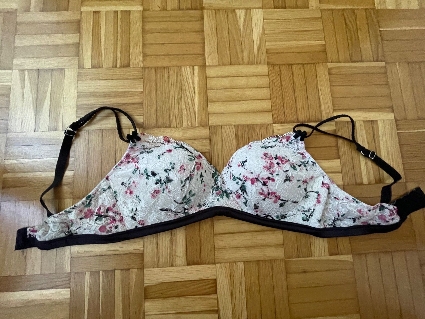 Altra biancheria intima: 3 schöne BHs, selten getragen – Usato da Zürich venduto da Miush999 1