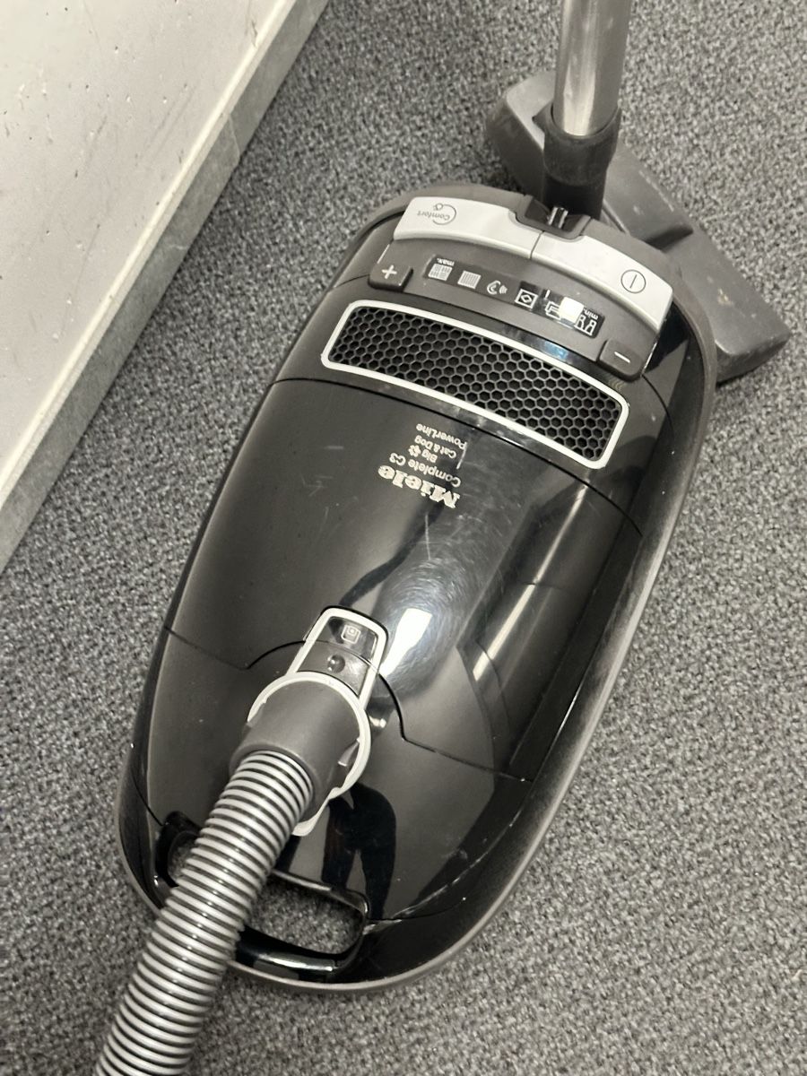 Miele Staubsauger & Zubehör: Miele C3 Cat&Dog – Gebraucht aus Bern von AliceHo 3