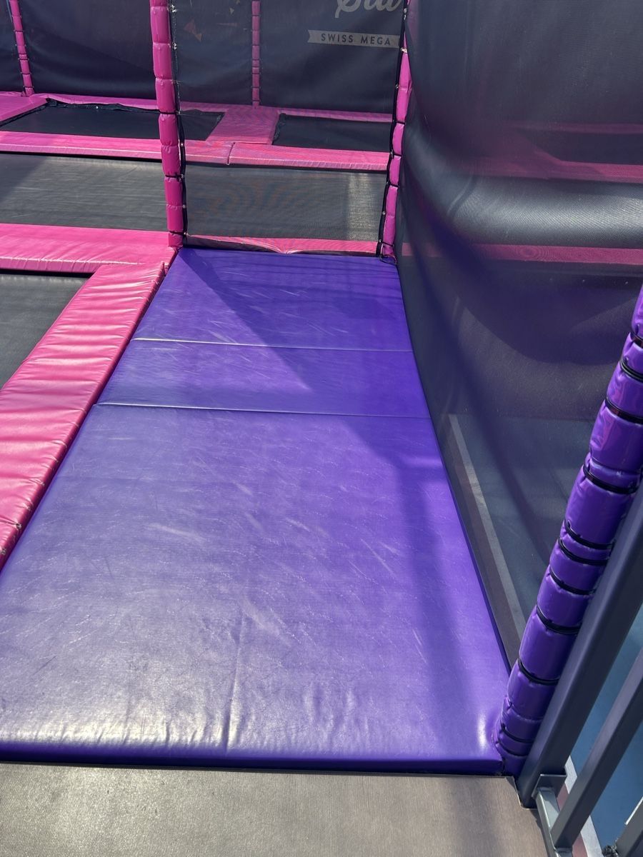 Trampolini: Trampolinpark 12x18m - 216m2 – Usato da Uetliberg venduto da Mitinsky 4