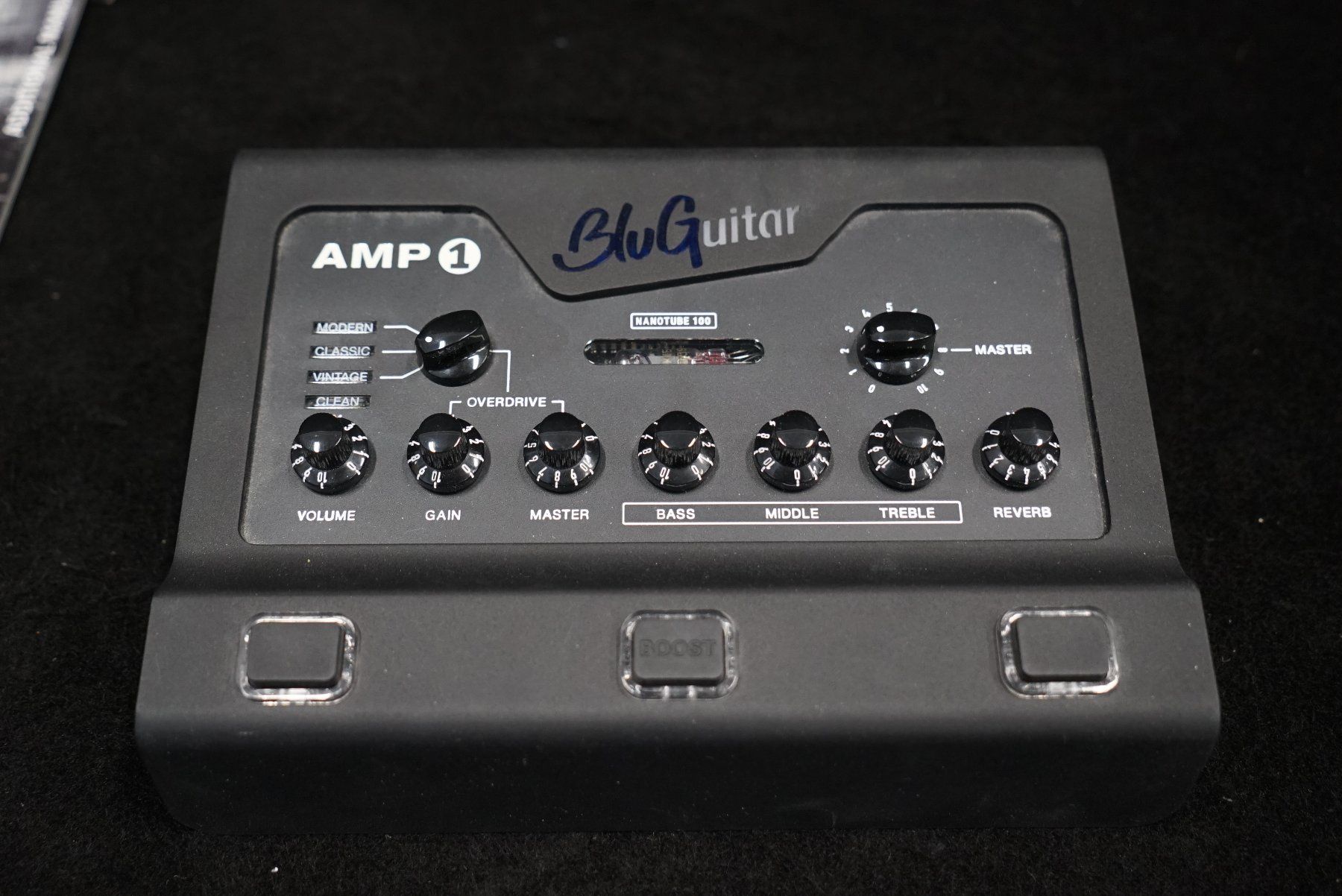 Amplificatori: BluGuitar AMP1 Iridium Edition & Bluguitar TwinCab 2x12" – Usato da Ortschwaben venduto da Musictrade 1