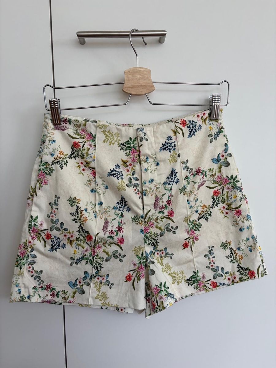 Zara Pantaloni: Zara Short Gr. M mit Sommer-Blumenprint – Usato da Altdorf UR venduto da mede11