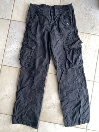 Schwarze Cargohose