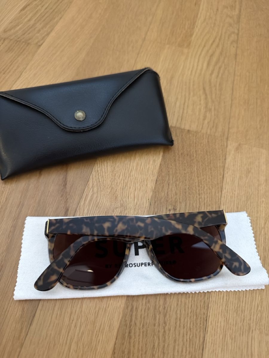 Occhiali & Lenti: RETROSUPERFUTURE Sonnenbrille – Nuovo (secondo la descrizione) da Fribourg venduto da DayaneH. 5
