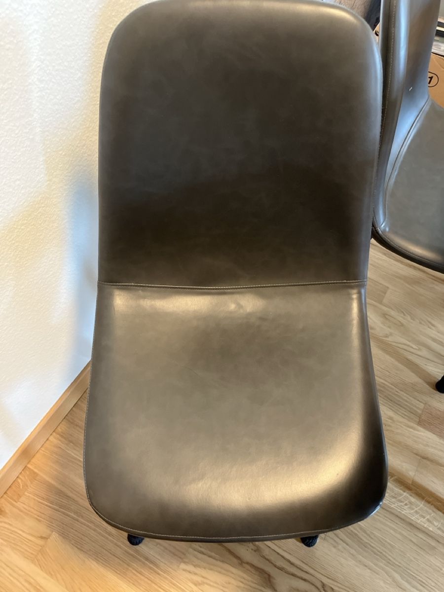 Tische: Esstisch + 4 Stühle – Gebraucht aus Dallenwil von Cornefroggii 3