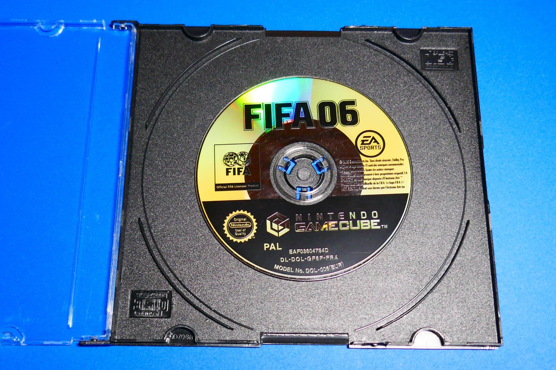 Nintendo Giochi: Fifa 06 - Nintendo GameCube – Usato da Vuarrens venduto da Espace-Retro