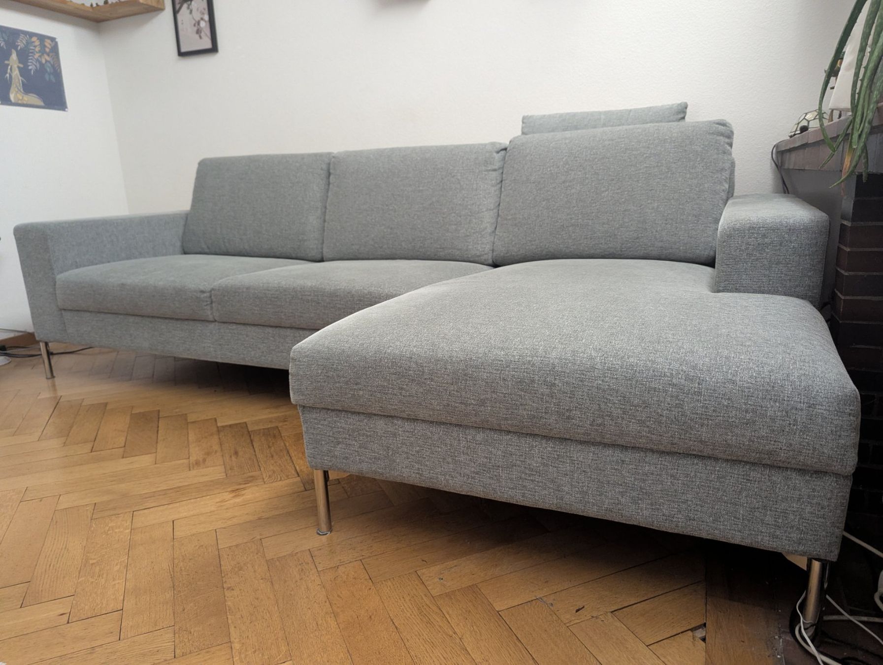 Pfister Divani: Elegantes graues Sofa von Pfister – Usato da Zürich venduto da iselluanaquarium 2