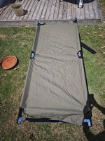 Klappbares Feldbett 