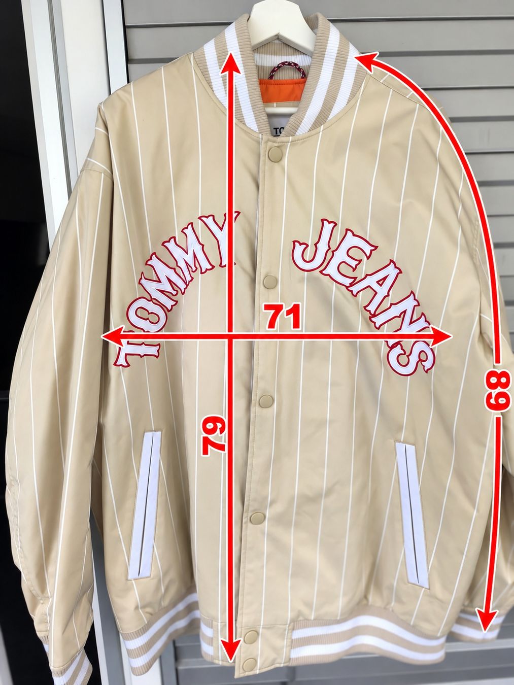 Tommy Hilfiger Giacche: Tommy jeans Jacke  – Nuovo (secondo la descrizione) da Oftringen venduto da Lejaleja