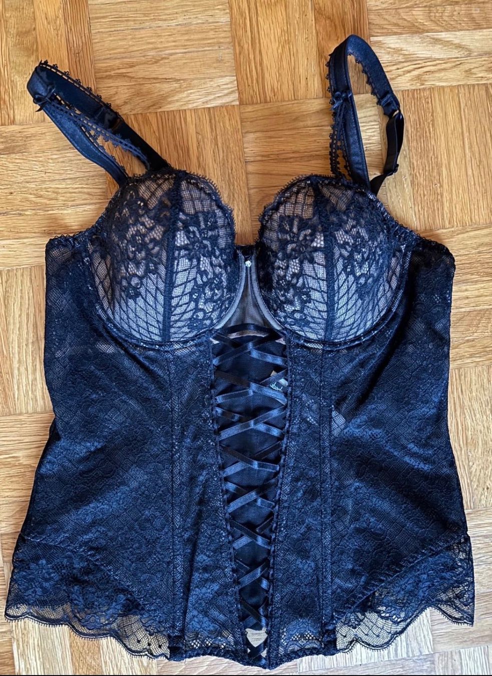 Aubade Altra biancheria intima: AUBADE Corsage Schwarz, Grösse EUR 75 D – Usato da Zürich venduto da lydia_l