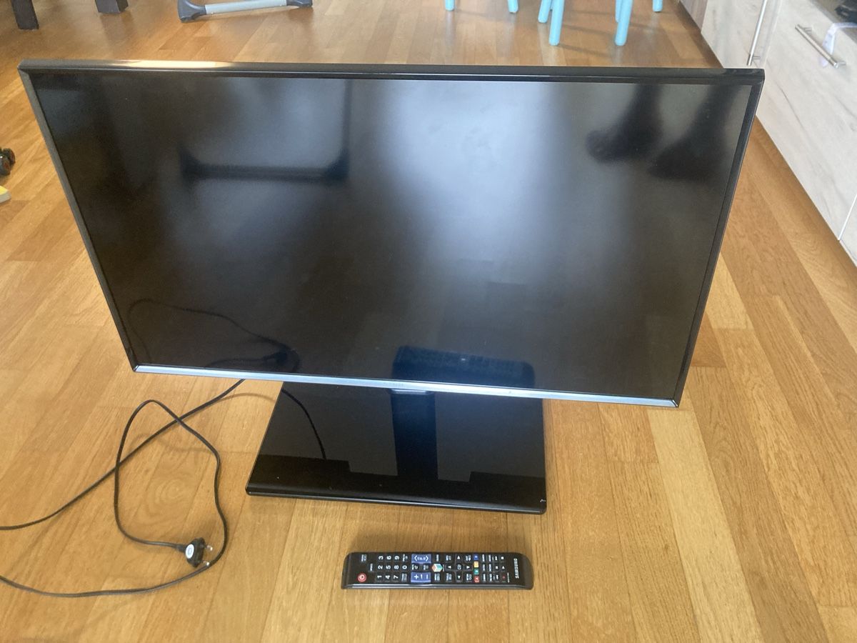 Televisori: Smart TV Samsung 32” – Usato da Anglikon venduto da papa701