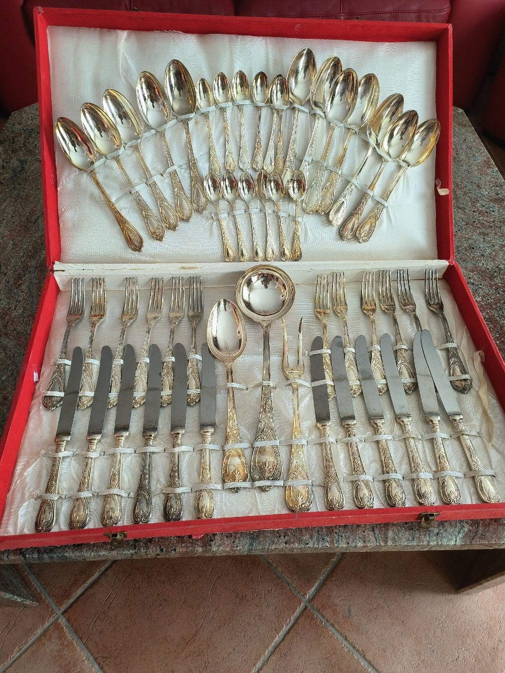Couverts: Besteck set silber. – Neuf avec emballage d'origine à Bern par Paca48