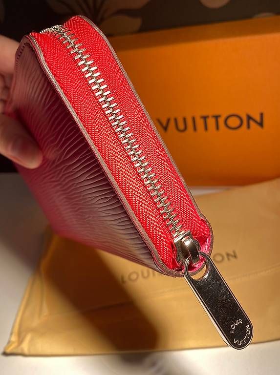 Louis Vuitton Portamonete: LV borsello Zippy – Usato da Sorengo venduto da at217 3