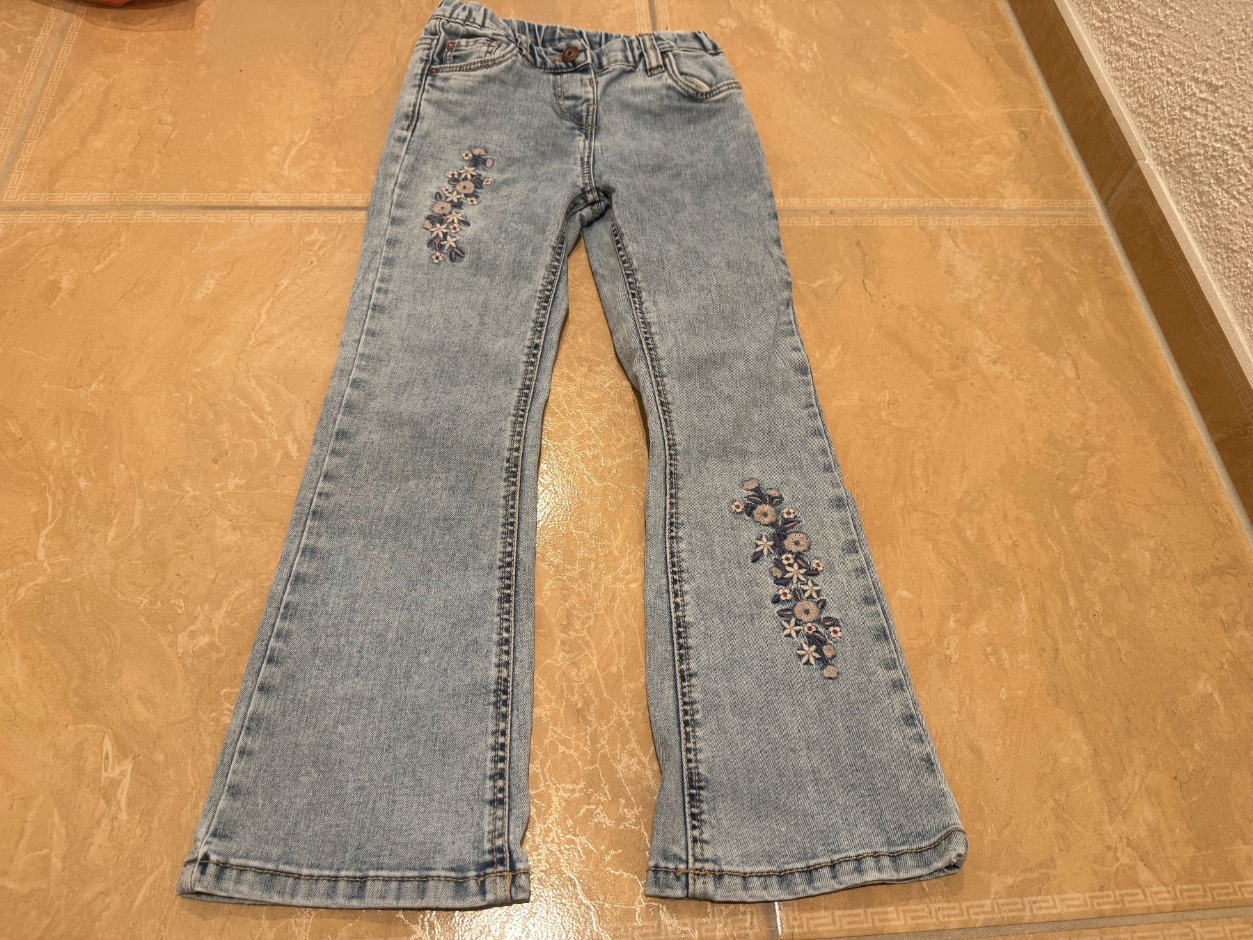 C&A Pantaloni: C&A NWT Jeans, 7J 122 – Nuovo (secondo la descrizione) da Klingnau venduto da Markus14