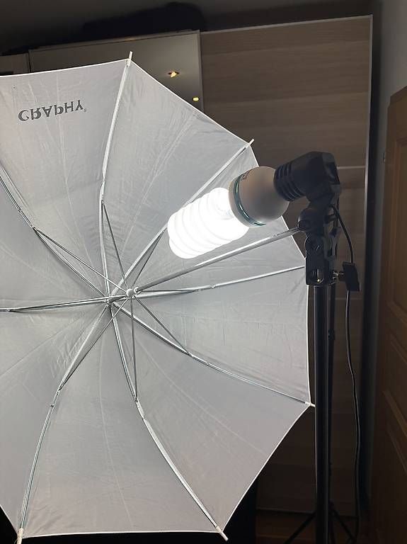 Altri Accessori: Fotostudio Hintergrund- & Regenschirm-Kit (Studio-Set) – Usato da Hütten venduto da oscardohr 2