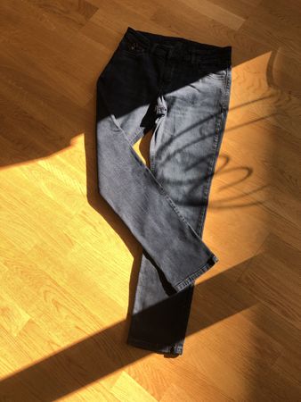 Schöne Jeans von MAC, ca. Gr. 40 (s. Masse!)