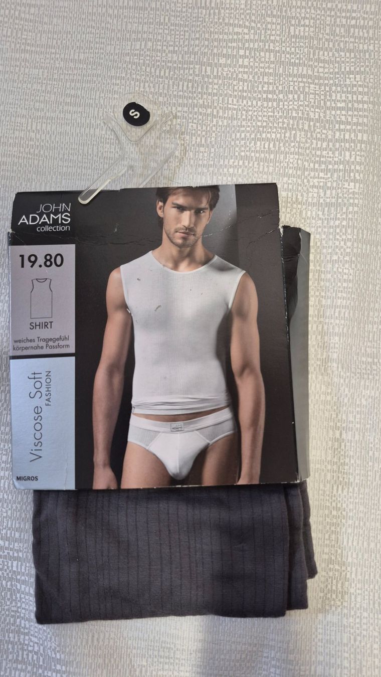 John Adams T-shirt: *** NEU Shirt  grau in S *** Briefpost – Nuovo e nell'imballaggio originale da Villars-sur-Glâne venduto da snacks01 1