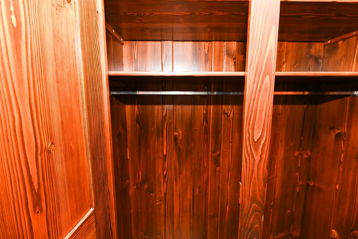 Armadi: Massiver Kleiderschrank rustikal, 2-trg. – Usato da Rombach venduto da JMP_Aloha 3