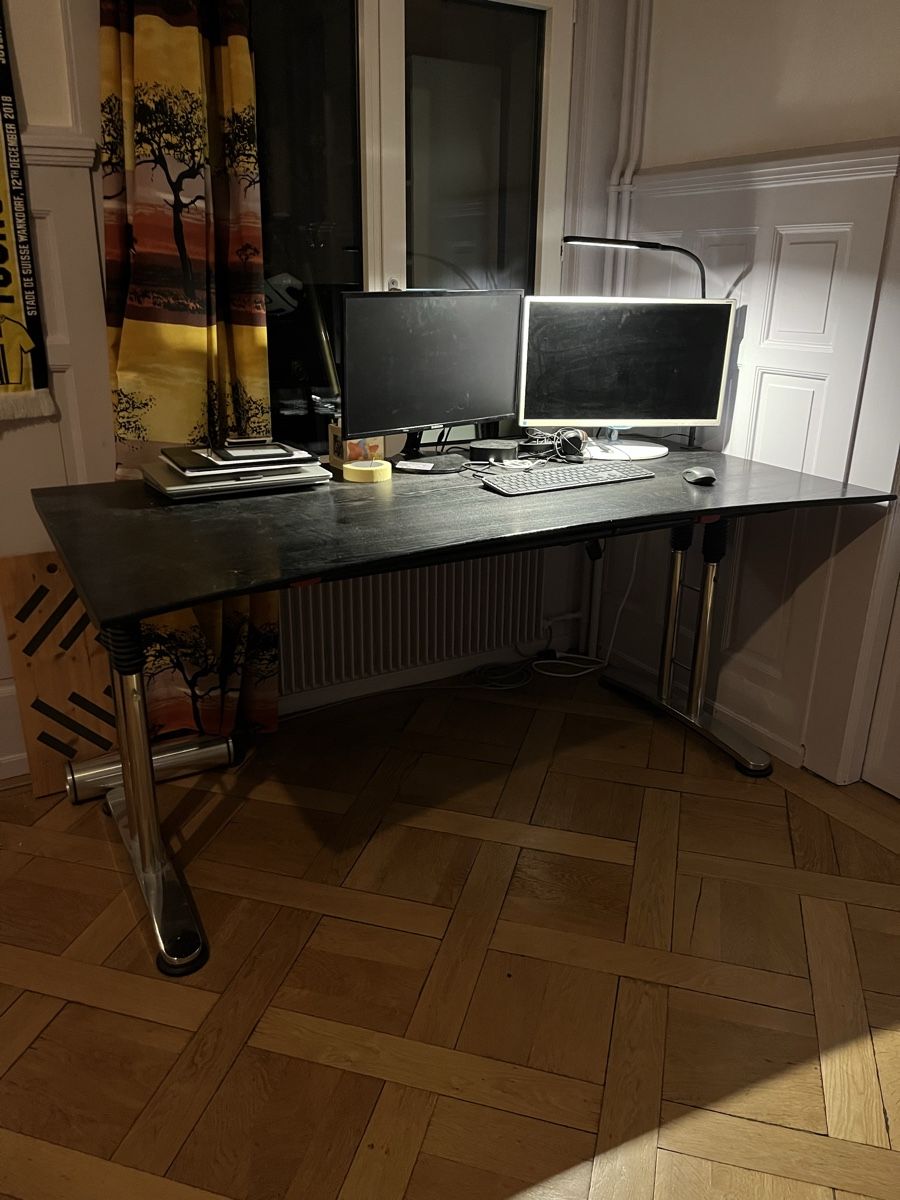 Bureaux: Bürotisch – D'occasion à Bern par chaerne96