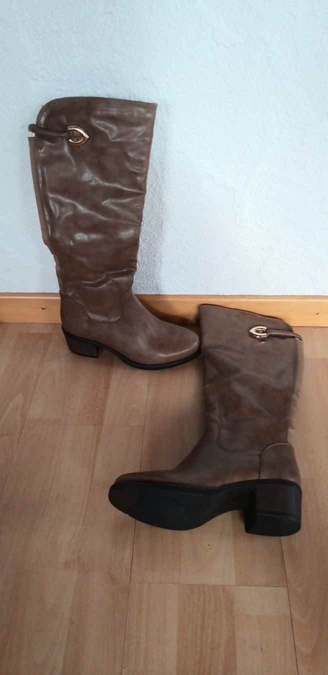 Scarpe da donna: Winter Stiefel Gr. 37 Neu – Nuovo (secondo la descrizione) da Gommiswald venduto da Cyndi5
