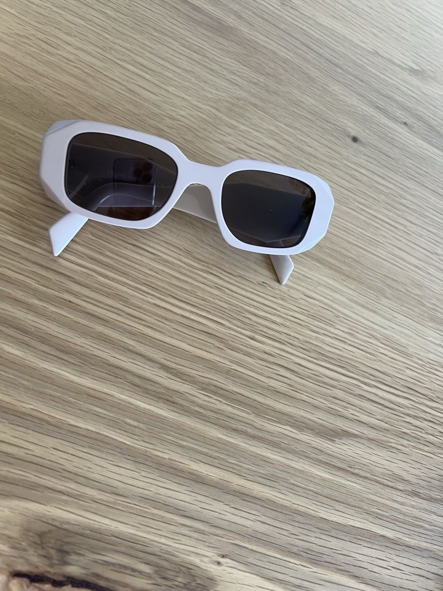 Prada Brillen & Gläser: Prada Sonnenbrille – Neu (gemäss Beschreibung) aus Horgen von Anicaaa 1