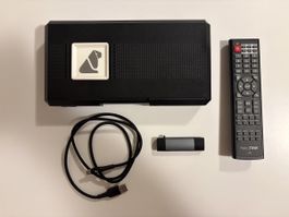 RetroTINK 4K Upscaler mit Fernbedienung und Zubehör