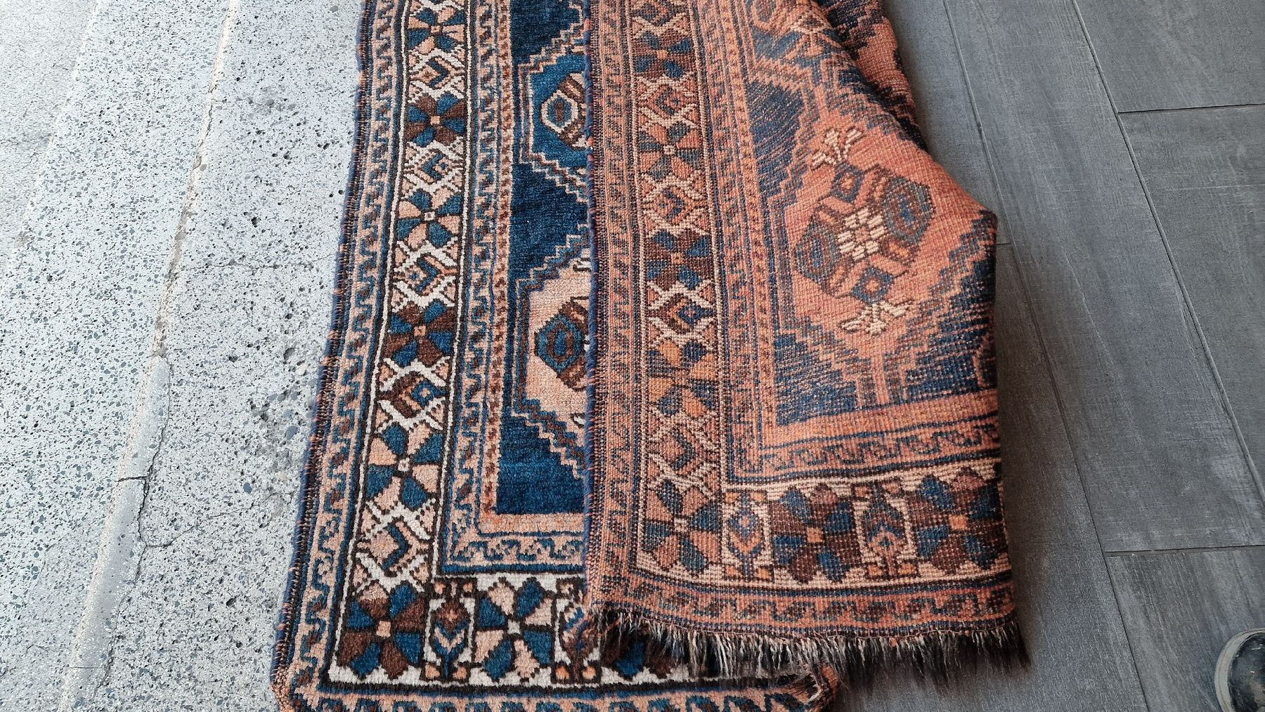 Tappeti: Antiker Teppich – Usato da BERN venduto da Intarsia 4