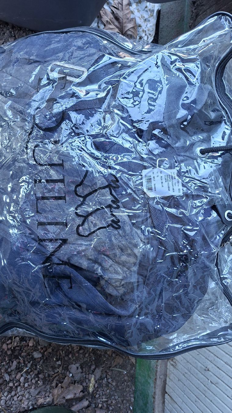 Coperte: Coperta Decken Equiline 400gr – Nuovo (secondo la descrizione) da Losone venduto da sof.05 5