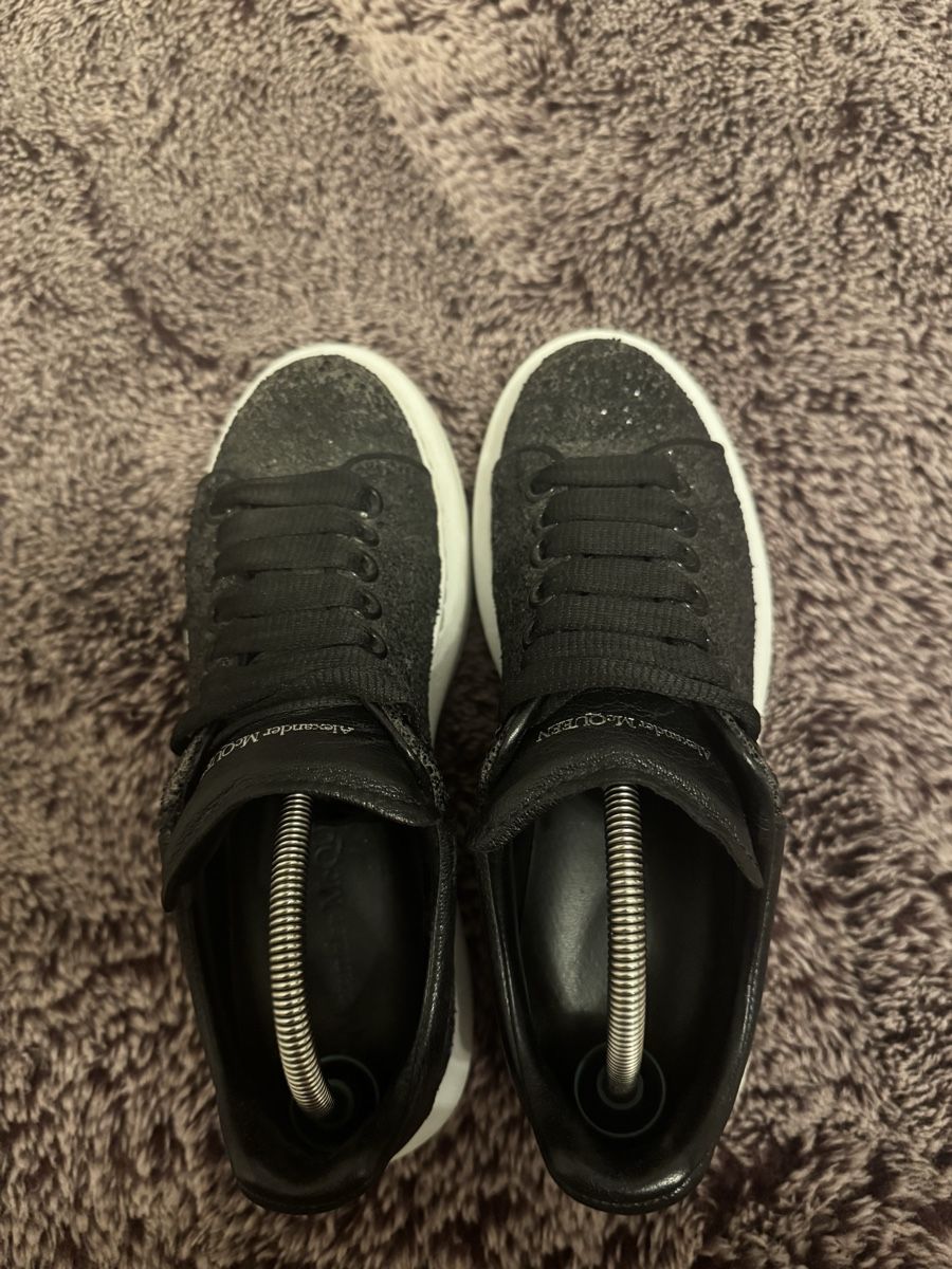 Alexander Mcqueen Scarpe da donna: Alexander McQueen Sneaker schwarz Grösse 36.5 glitter Leder – Usato da Dietikon venduto da Iizzy-2001 2