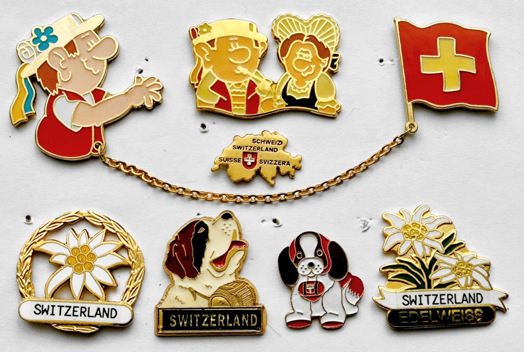 Placchette & Badge: 7 Pins typisch Schweiz  (01) – Usato da Pfäffikon ZH venduto da Colacity