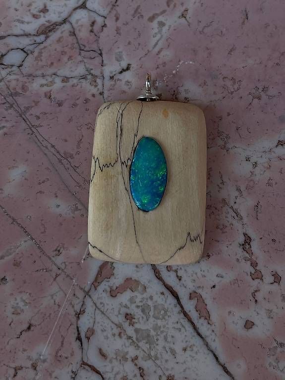 Ciondoli: Holzanhänger mit Opal – Usato da Wigoltingen venduto da SANDROPAL 1