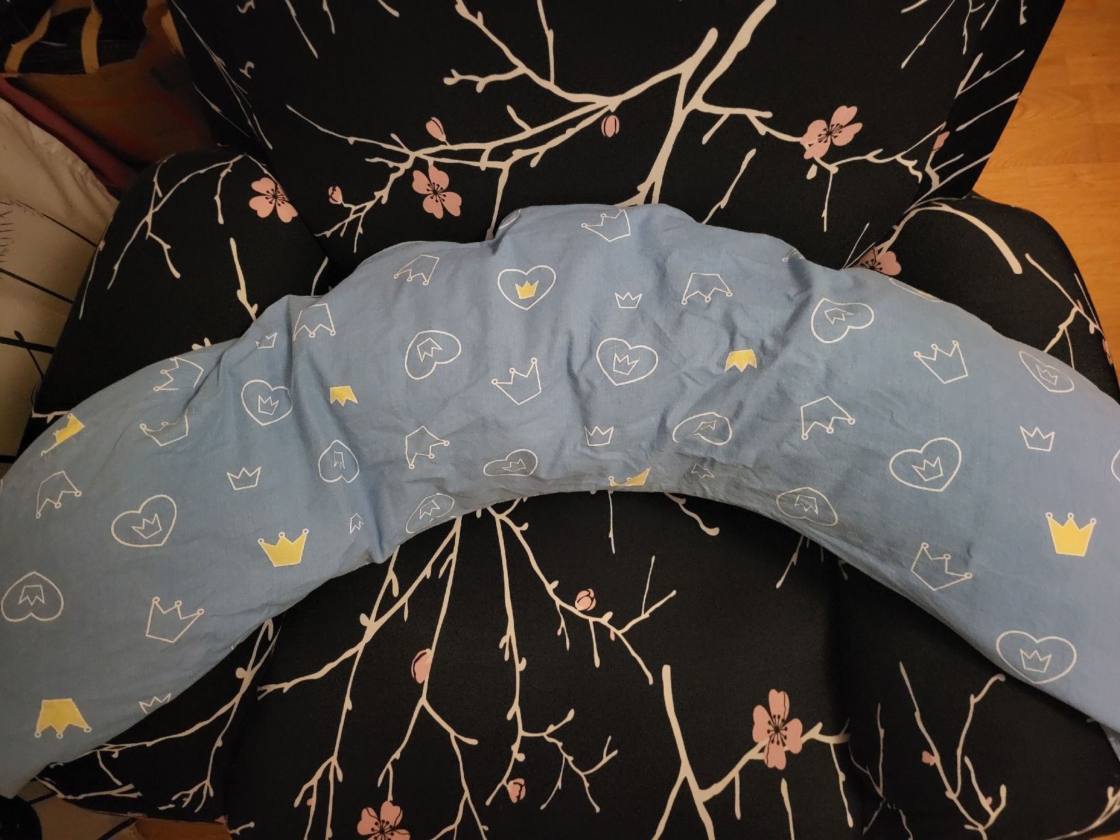 Kissen: Coussin d'allaitement avec fourre bleue – Gebraucht aus Ursy von Tchoupitchou 2