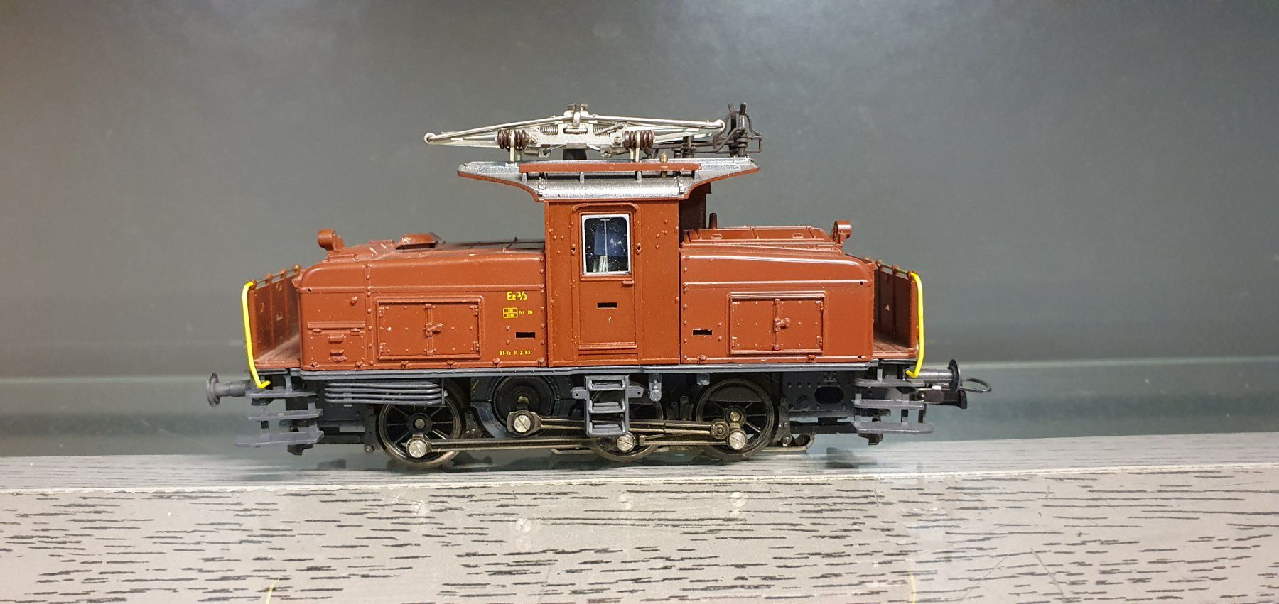Roco Modellini di ferrovie: ROCO:AC: SBB Ee 3/3 BRAUN OVP – Usato da Biglen venduto da taunus82