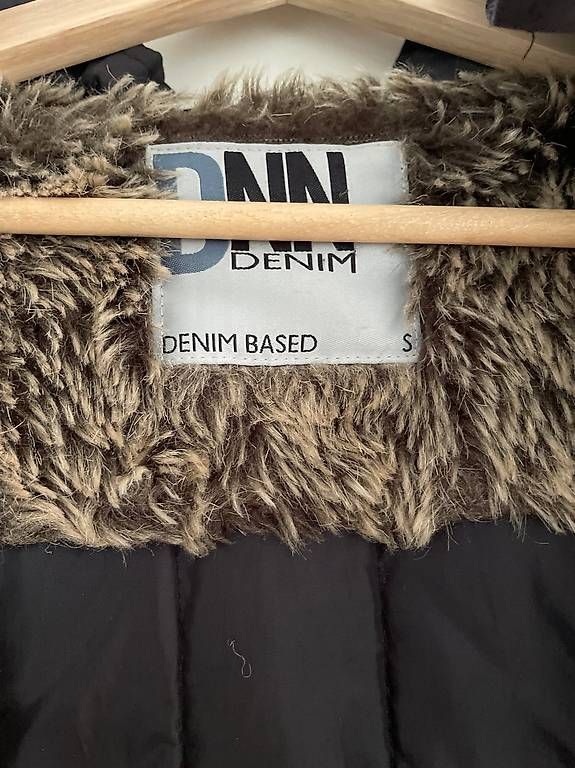Vestes: DNN Denim Winterjacke, anthrazit, Gr. S – D'occasion à Jona par Tr3s 2