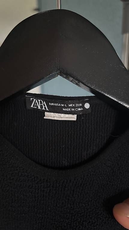 Top: Top Zara noir simple – Usato da Châtel-St-Denis venduto da leacherre 2