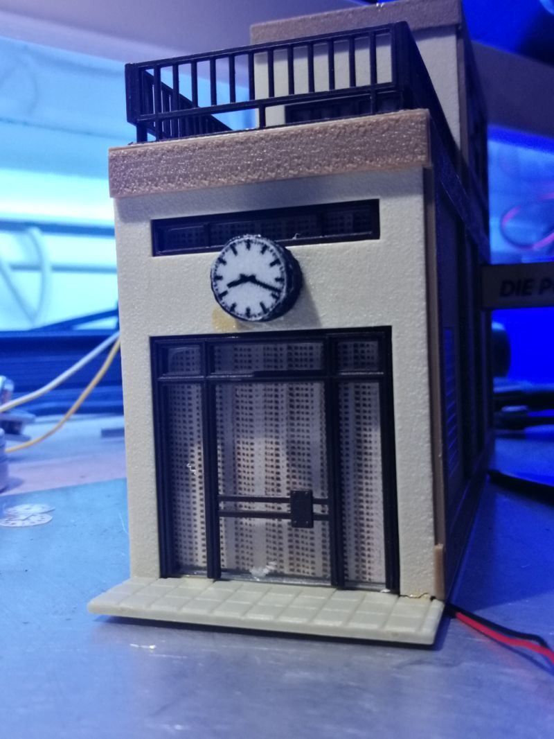 Modellini di ferrovie: Mini-Bausatz Wanduhr, beleuchtet – Nuovo e nell'imballaggio originale da Luzern venduto da Salefactory 1