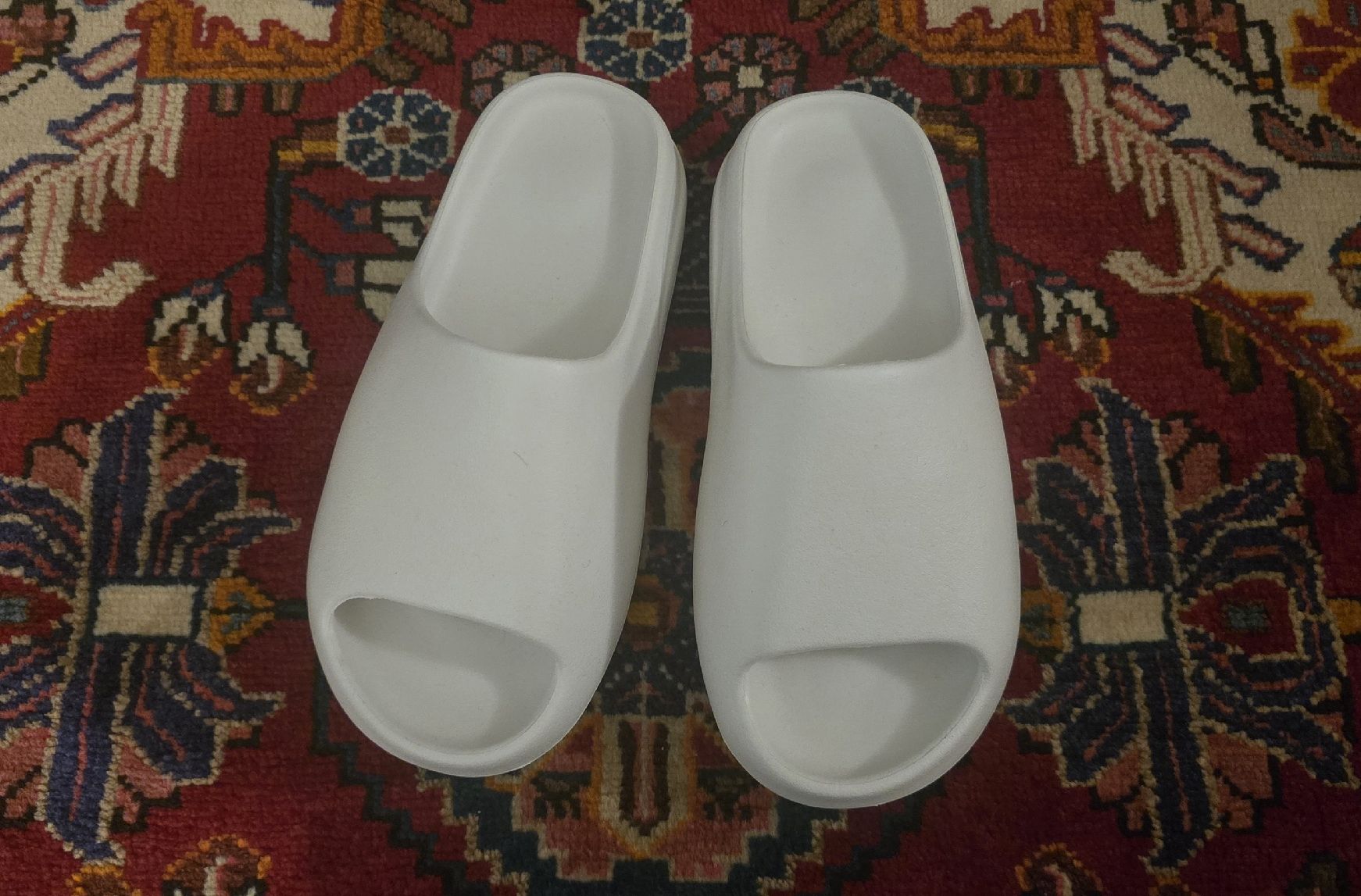 Herrenschuhe: *New Yeezy Slides YS-01 Size 10 – Neu (gemäss Beschreibung) aus Buchs SG von rei_7j5l