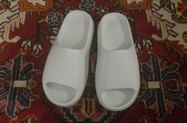 *New Yeezy Slides YS-01 Size 10
