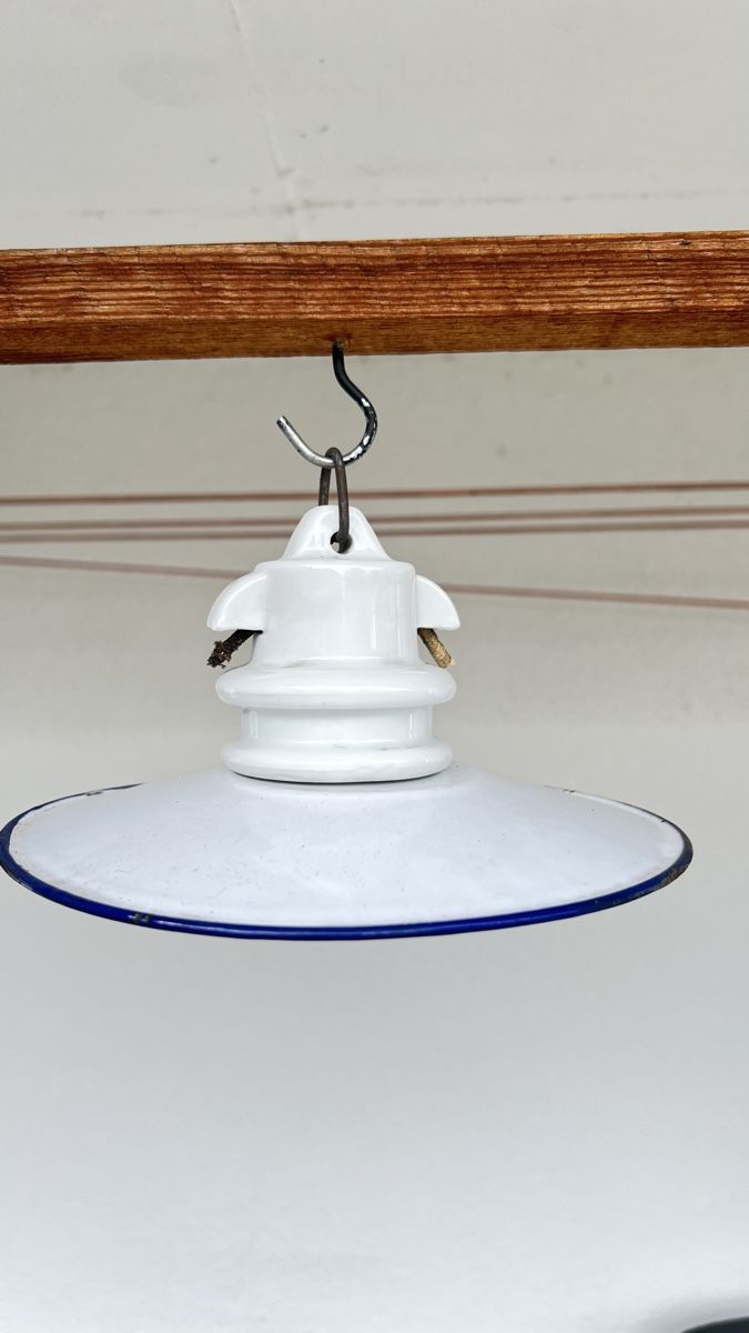 Lampade: Stalllampe mit Emailleschirm weiss – Usato da Vilters venduto da Antik2016