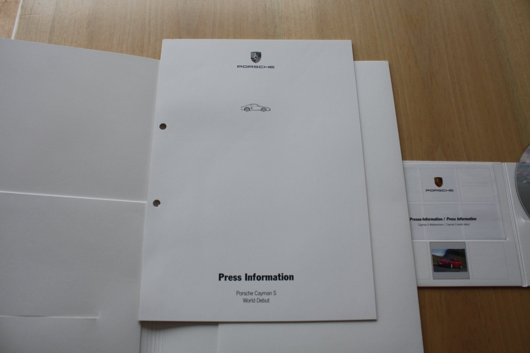 Porsche Dokumente: Porsche Cayman S Pressemappe/CD 10/2005 – Gebraucht aus Wikon von erwin400 1