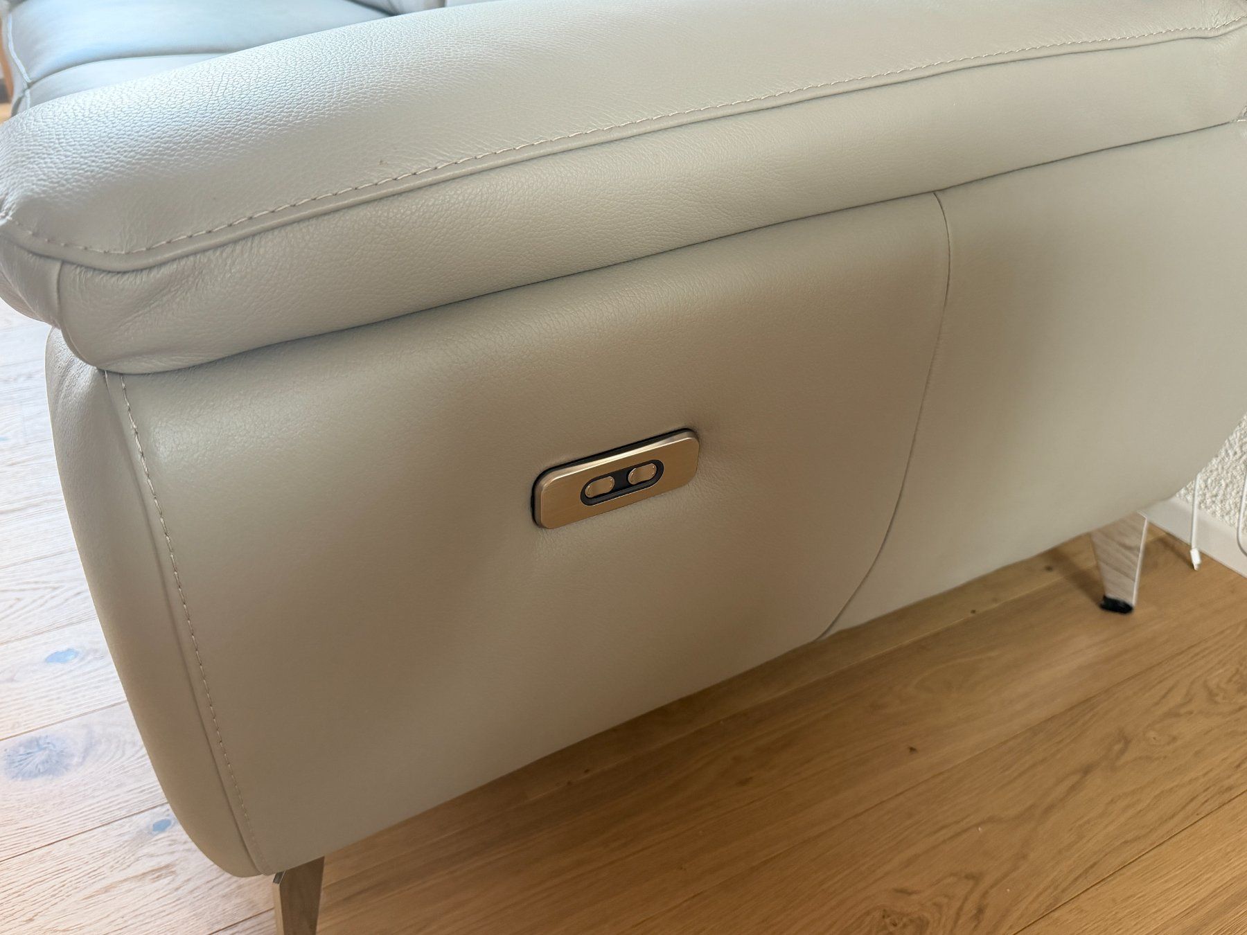 Sofas: 2-Sitzer Ledersofa – D'occasion à Rickenbach b. Wil par Yarisch77 2