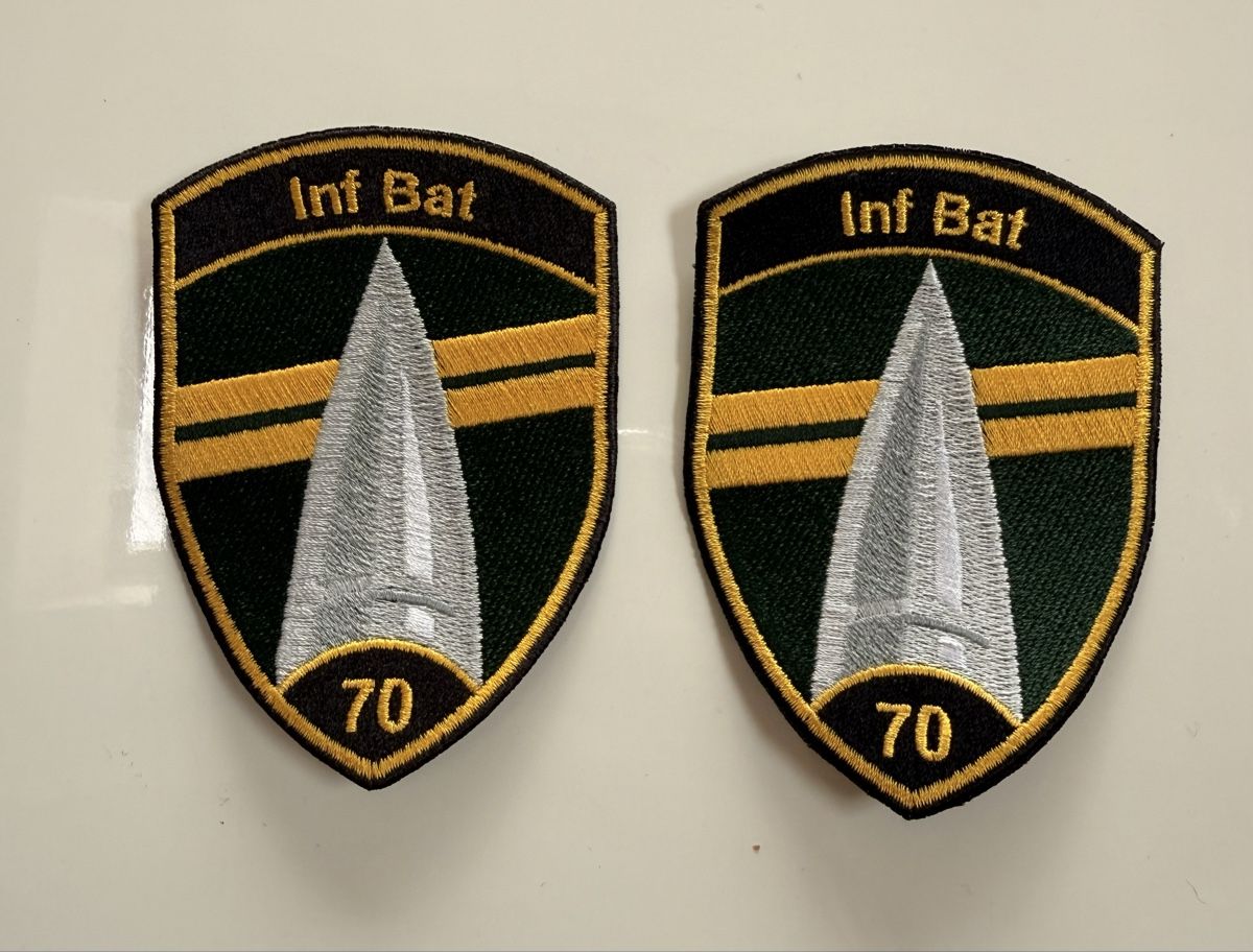 Plaquettes & Badges: Batch Inf Bat 70 – D'occasion à Appenzell par BumpRiver